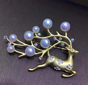 Natural pearl elegant, Designer elk brooch, gold tone, alloy material Pattan Australia